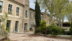 photo cour Œuvre argaud jeunesse nîmes